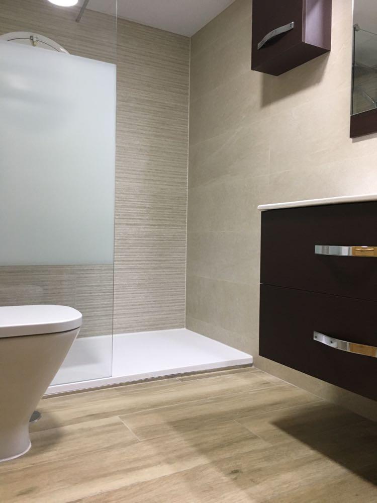 Baño de una reforma integral de vivienda en Torrejón de Ardoz